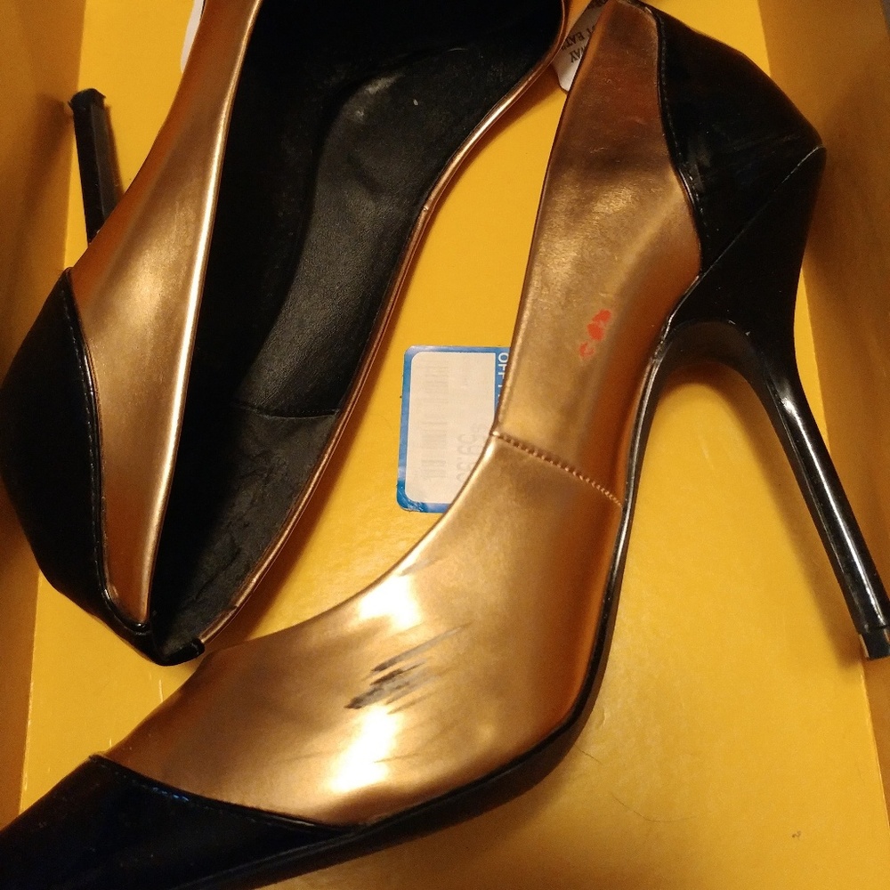 Two tone pumps
